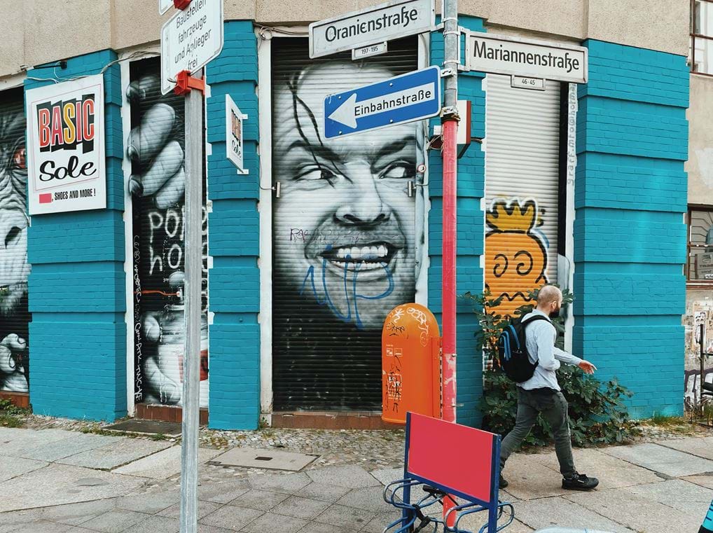 <p><a href="https://www.instagram.com/uwa2000/?hl=en-gb&lid=65k4deu3903t" rel="noopener noreferrer" target="_blank">Uwa Scholz</a></p>