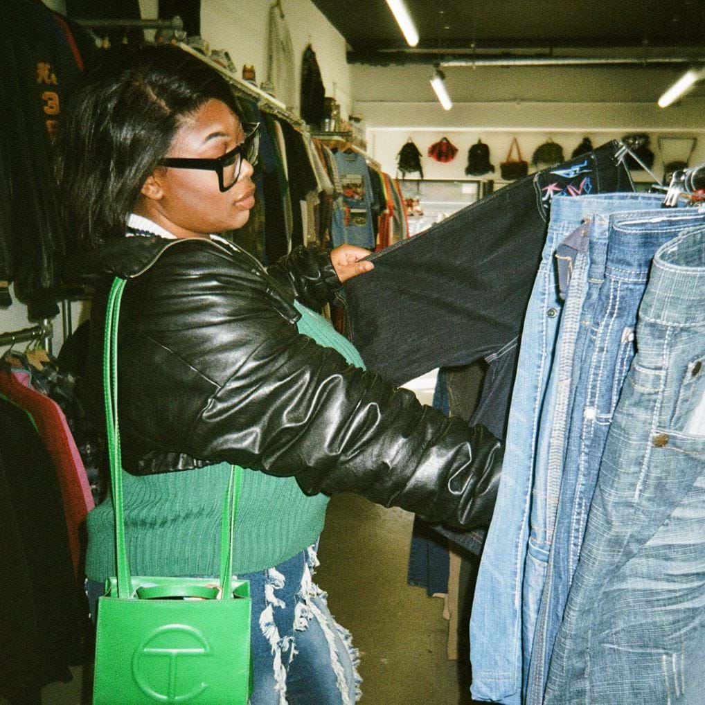 <p>CJ&#39;s Vintage</p>