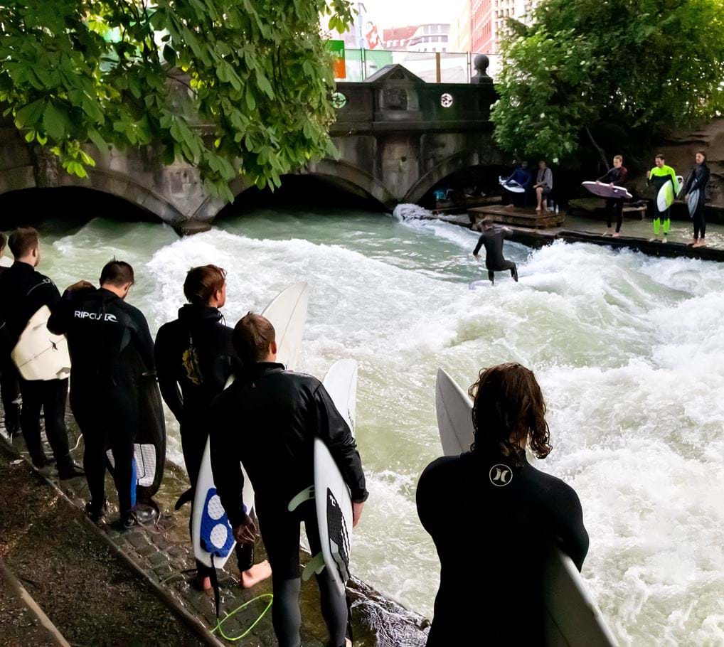 Eisbach river wave
