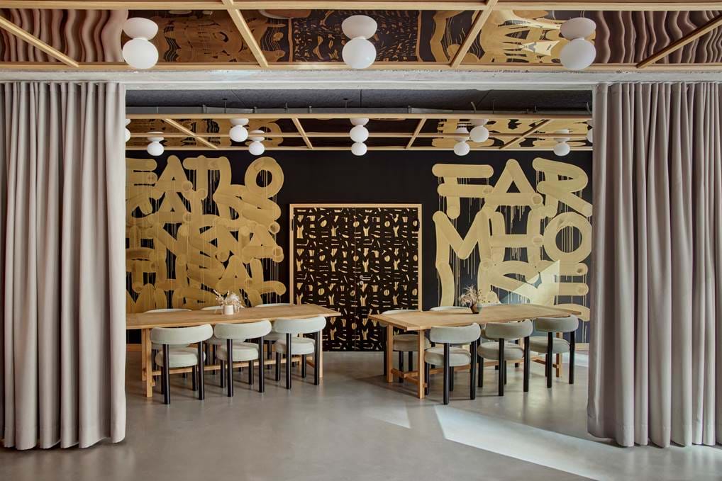 <p>Mural Farmhouse Restaurant, WunderLocke, Munich.</p>