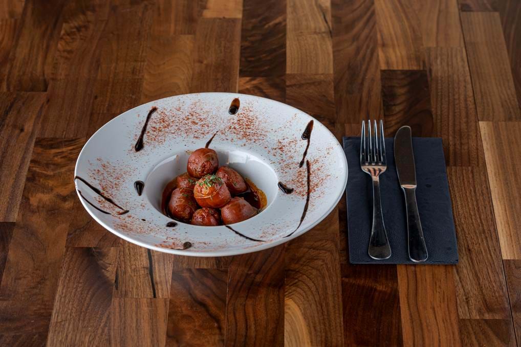 <p id="isPasted">© Iberia Tapas, Albisriederstrasse</p>