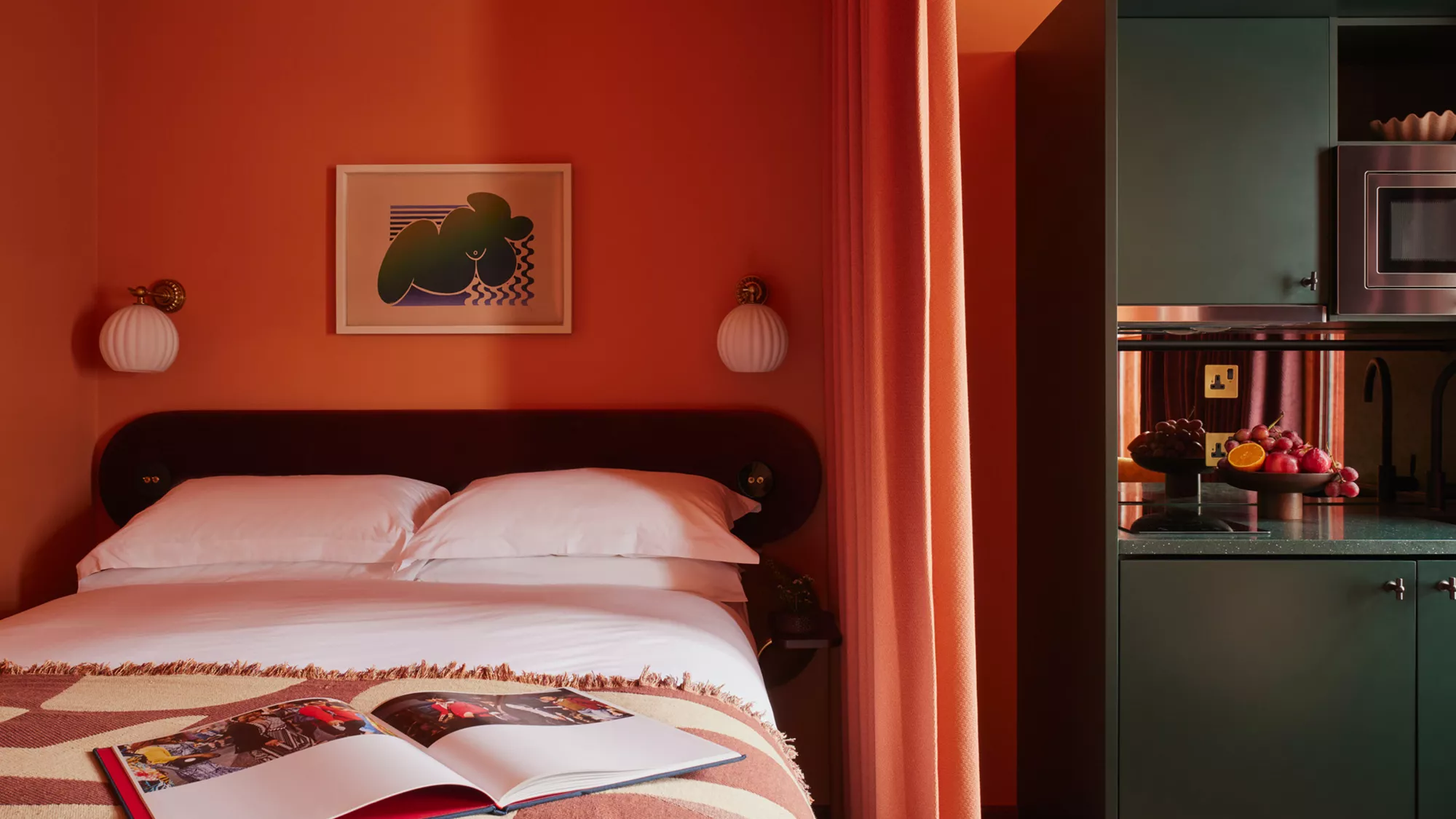 View Modern City Studio in Central London – AC, Kitchen, Double Bed Modern City Studio in Central London – AC, Kitchen, Double Bed serviced apartment - London - VivreStays