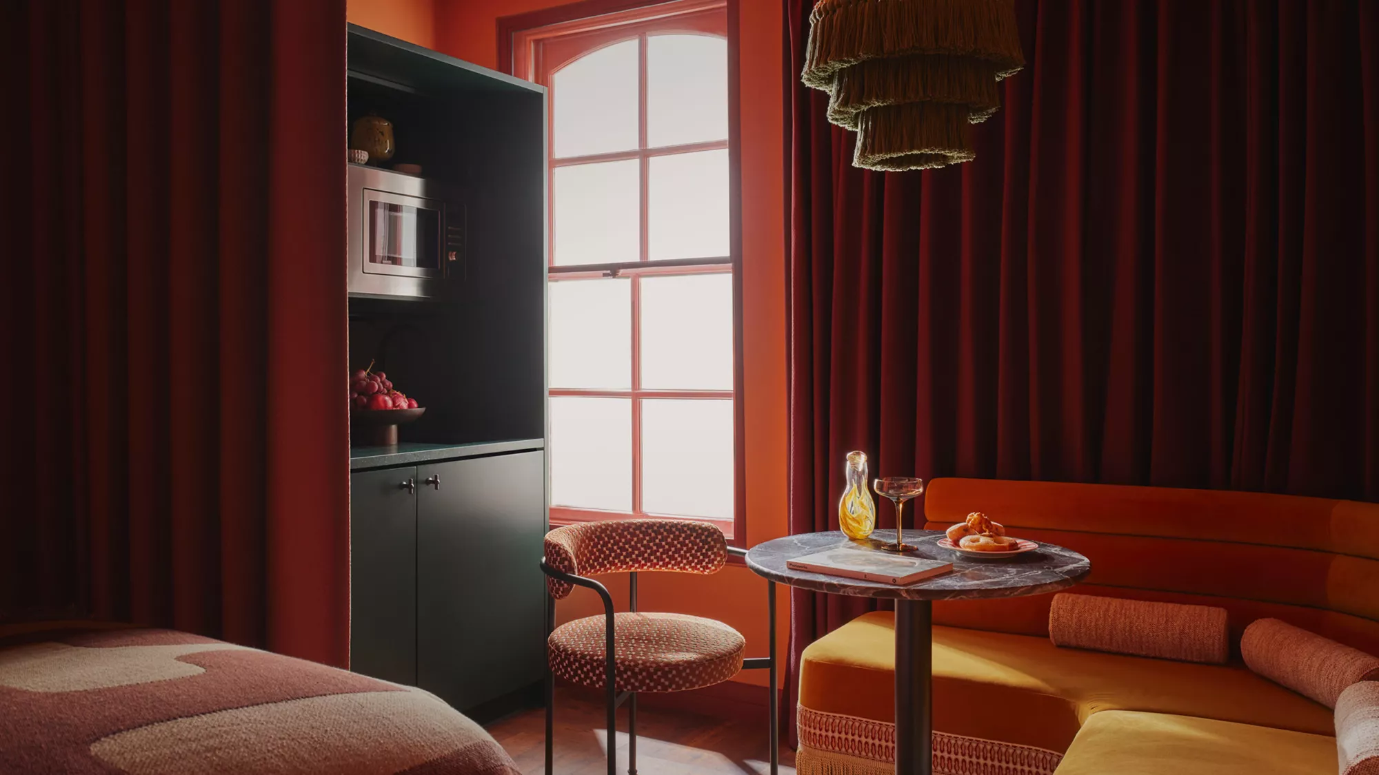 View Self-contained London studio with AC and kitchenette in 202-220 Cromwell Road, Kensington and Chelsea, London, SW5 0SW, UK Self-contained London studio with AC and kitchenette in 202-220 Cromwell Road, Kensington and Chelsea, London, SW5 0SW, UK - Property image 5 - VivreStays