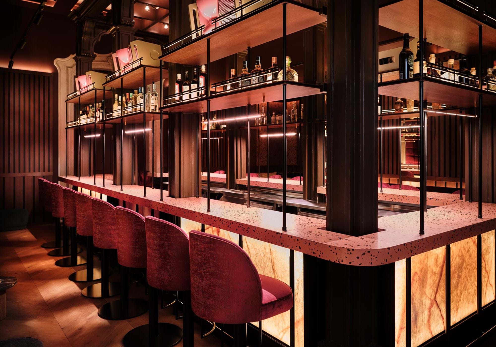 Long and Short Stay Accomodation, Locke