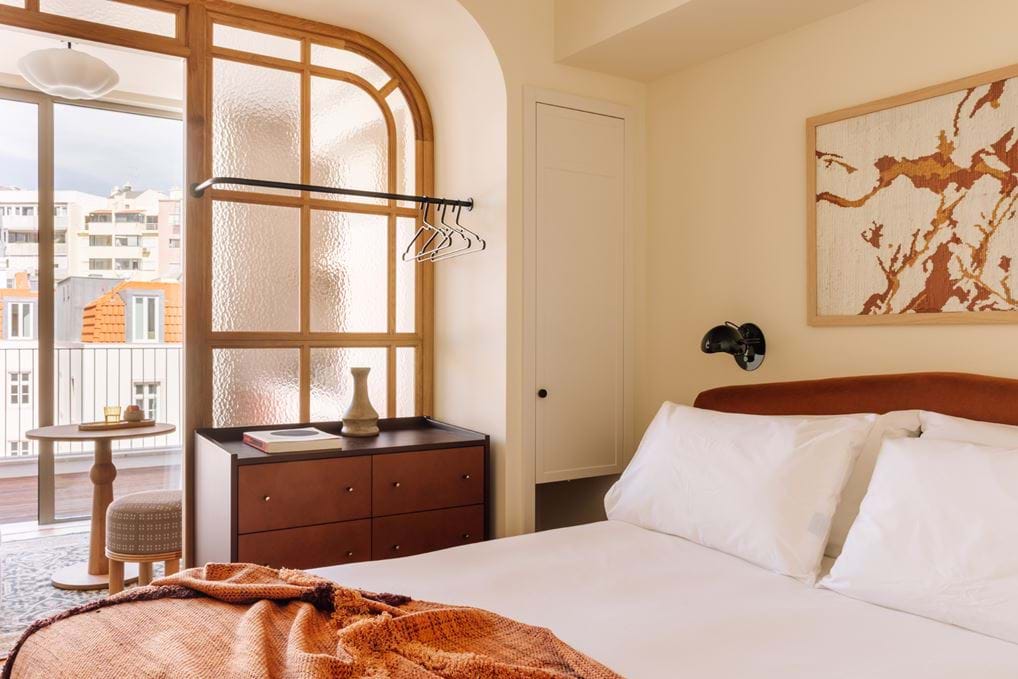 <p><a href="/en/lisbon/locke-de-santa-joana/your-stay/locke-studio-with-balcony">Locke Studio with Balcony</a>. <a href="/en/special-offers/hello-lisbon">Rooms from &euro;149 per night.</a></p>