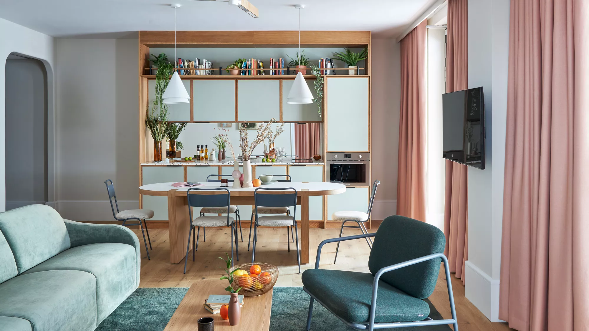 View Two Bedroom Terrace Suite | Cambridge | AC & WiFi Two Bedroom Terrace Suite | Cambridge | AC & WiFi serviced apartment - Cambridge - VivreStays