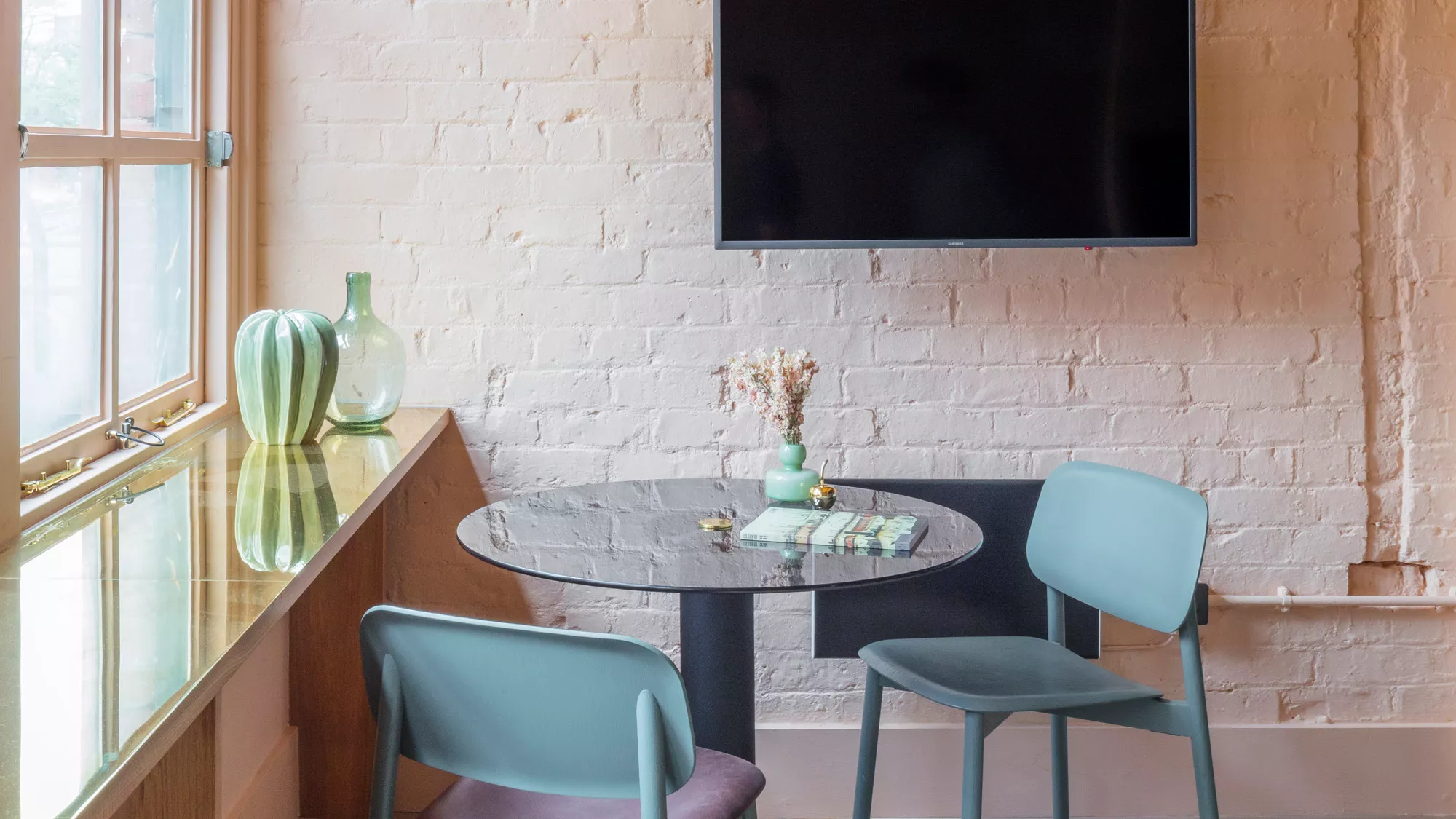 View Whitworth Suite – Central Manchester Accommodation near Canal Street in 74 Princess Street, Manchester, M1 6JD, UK Whitworth Suite – Central Manchester Accommodation near Canal Street in 74 Princess Street, Manchester, M1 6JD, UK - Property image 15 - VivreStays